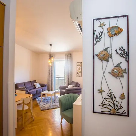 아파트 Dora Near Sea And Center With Private Garage