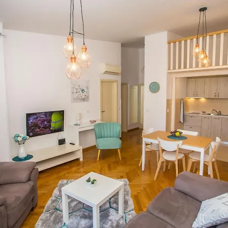 Apartamento Dora Near Sea And Center With Private Garage