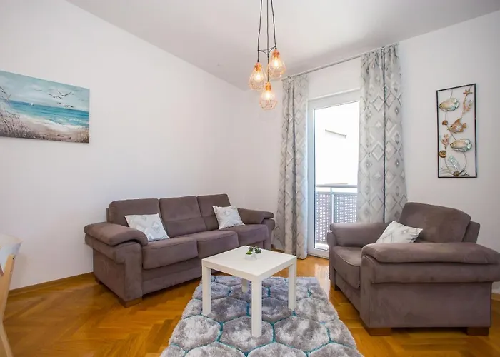 Dora Near Sea And Center With Private Garage Daire Poreč