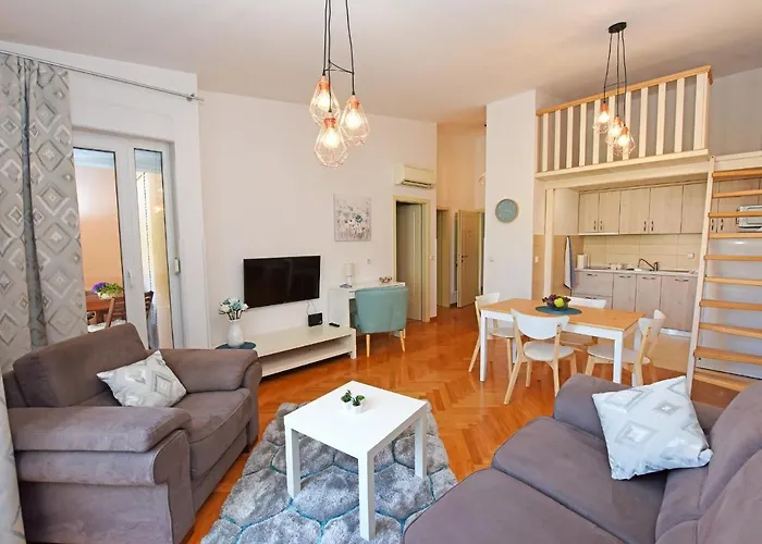 Dora Near Sea And Center With Private Garage *