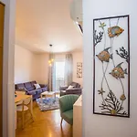 Apartment Dora Near Sea And Center With Private Garage