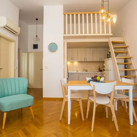 Appartement Dora Near Sea And Center With Private Garage *