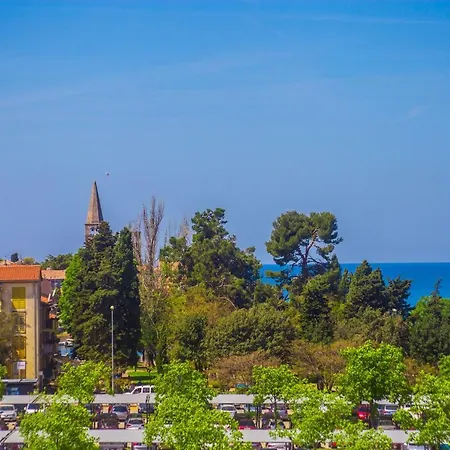 דירה Dora Near Sea And Center With Private Garage