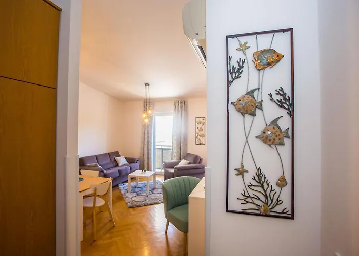 Appartement Dora Near Sea And Center With Private Garage