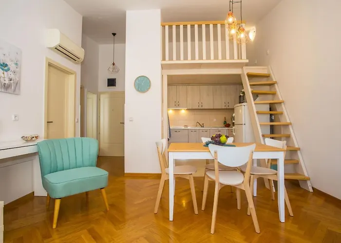 Apartman Dora Near Sea And Center With Private Garage *