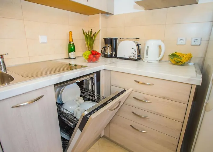 Appartement Dora Near Sea And Center With Private Garage *