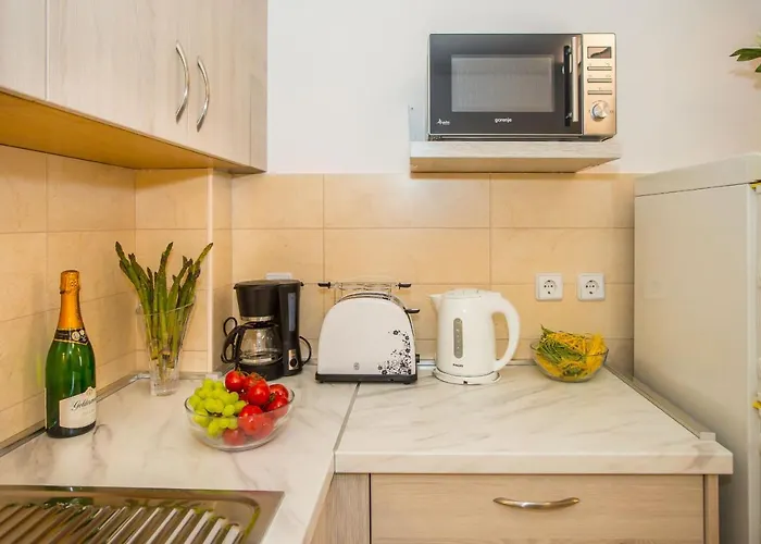 Dora Near Sea And Center With Private Garage Πόρετς