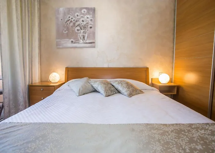 Apartman Dora Near Sea And Center With Private Garage Poreč