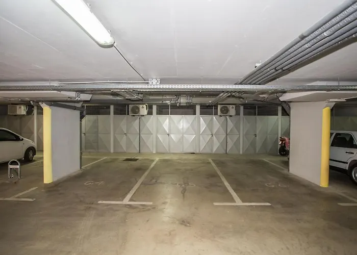 Dora Near Sea And Center With Private Garage