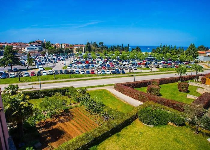 Dora Near Sea And Center With Private Garage